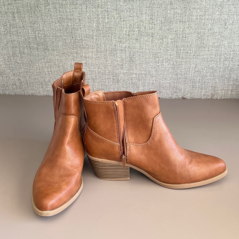 Old Navy zippered ankle boots